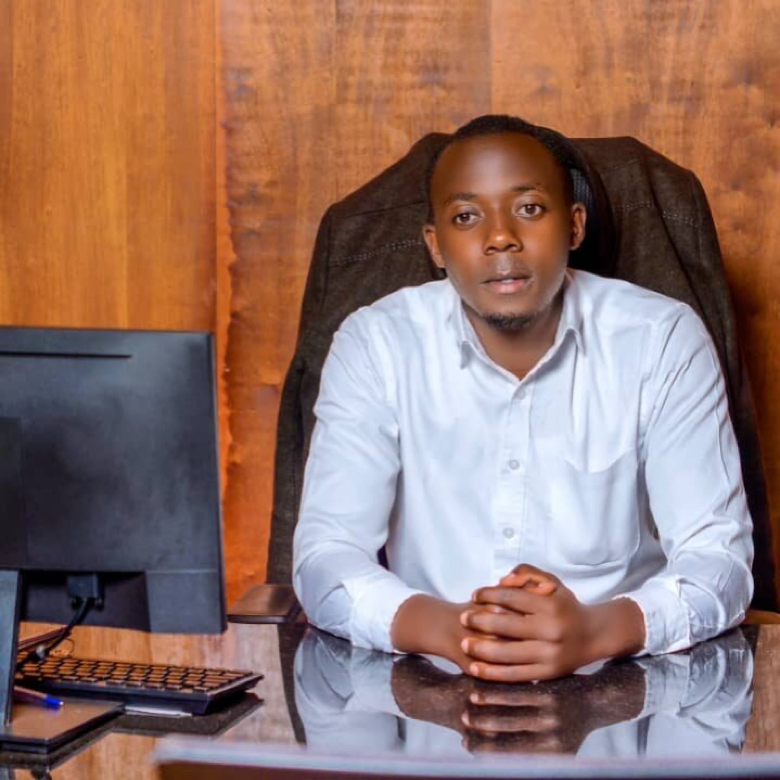 Derric tuzza Derric tuzza